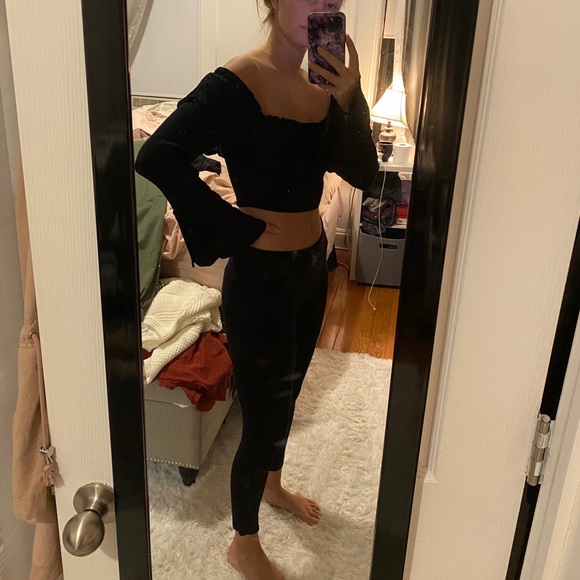 Kimchi blue cropped black bell-sleeve top - Picture 2 of 6